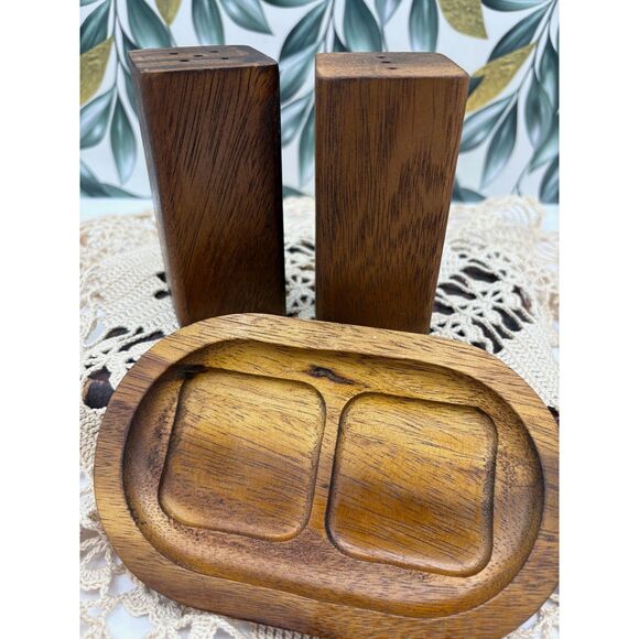 Vintage 70s Wood Salt and Pepper Set with Base - Picture 2 of 7
